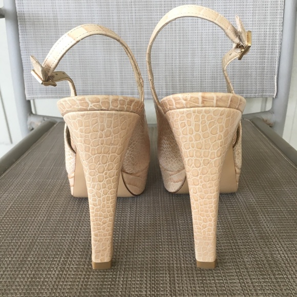 NEW Stuart Weitzman Snake Leather Platform Closed Toe Pumps - Picture 8 of 10